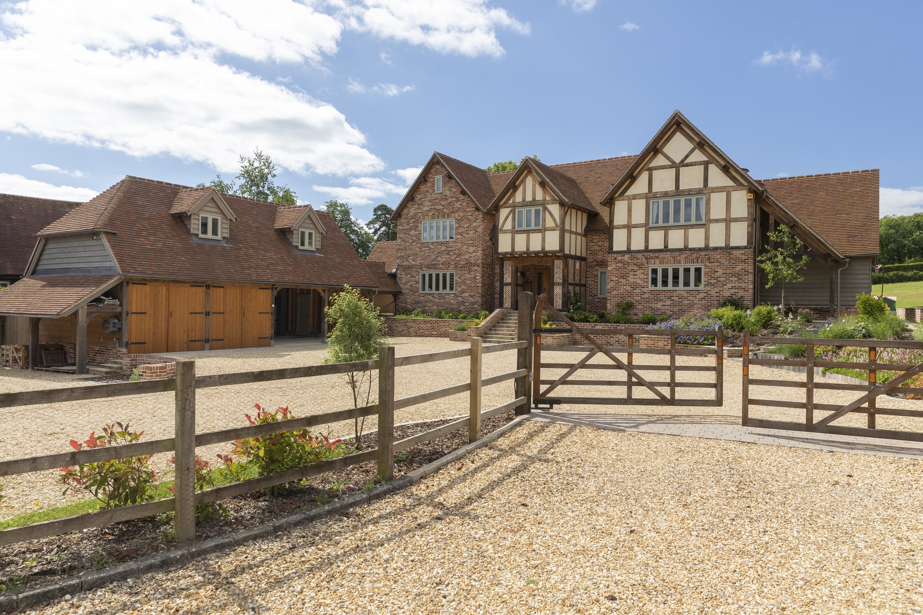 Berkshire Manor House Border Oak